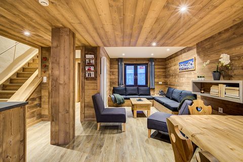 Chalets with a Savoyard look, they are already attractive from the outside. Refurbished in 2018, the two chalets offer quality materials as well as a mountain decoration that perfectly combines modernity and authenticity. Les Chalets de la Mine are l...