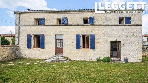 A13255 - This is an exquisite 4 bedroom property, ready to move into ... set in a very private position in a small hamlet north of St Jean D'Angely. Information about risks to which this property is exposed is available on the Géorisques website : ht...