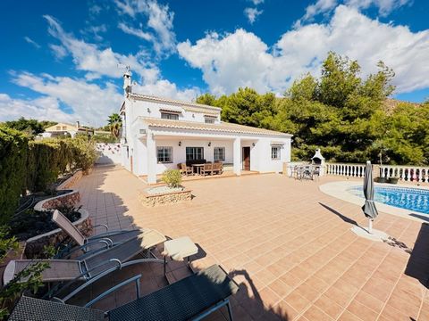 This Villa is situated only a ten minute drive from Nerja. It boasts three bedrooms, all en suite and a fully fitted downstairs cloakroom. It has a large outside patio area with a private kidney shaped swimming pool and a BBQ Area.It's a gated house,...