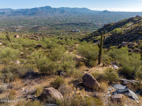 Hawksnest Lot 1 is a truly remarkable 4.91-acre home site located on the North slope of Black Mountain in Carefree and North Scottsdale. Here are some key highlights of this property: Spectacular Setting: Hawksnest is situated in a breathtaking locat...
