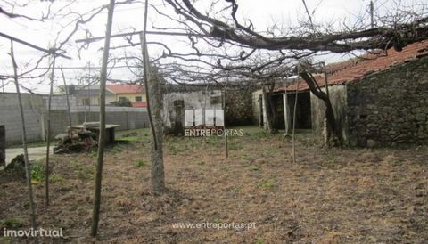 Land for construction with a total area of 1730m2, for sale. Ideal for 4-front town. Located in Estela, Póvoa de Varzim. Ref.:P V02765 FEATURES: Land Area: 1 730 m2 Area: 1 730 m2 Useful Area: 1 730 m2 Construction Area: 200 m2 Energy Efficiency: Exe...