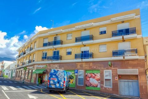 We are pleased to offer for sale this lovely two bedroom, two bathroom apartment in the very centre of Playa San Juan. The apartment is located just a short distance from many amenities and the harbour. It is in easy walking distance to everything yo...