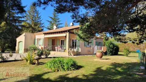 Alpes de Haute Provence (04) - A Mison, à vendre belle villa de plain pied 108m² avec parc de 3849m² et piscine. Elle se compose en rez de chaussée d'une entrée , d'une cuisine, d'un grand séjour avec cheminée et accès terrasse, de trois chambres ave...