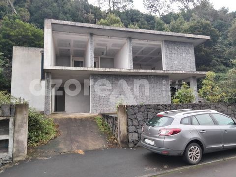 2 bedroom villa in need of finishing in the parish of Biscoitos, Terceira Island. It consists of Kitchen, Bathroom, Engine Room, Porch, Outdoor Area and Two private parking spaces on Floor 0. Living Room, Two Bedrooms, Bathroom and Balcony on the 1st...