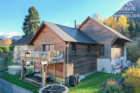 Rare for sale. On the heights of Doussard, discover this magnificent 228sqm fully renovated house with its splendid view over Lake Annecy. This former farmhouse perfectly combines old-world charm with modern comforts. You will fall under the spell of...