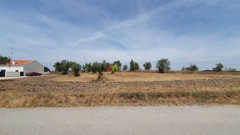 Terrain urbain pour la construction de logements jusqu’à 708,30 à Foros de Vale Figueira Excellent emplacement, à 10 minutes de l’entrée de l’autoroute, à 1 heure de Lisbonne et à 30 minutes d’Évora. Planifiez votre visite dès maintenant.