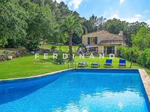 PEACEFUL FINCA WITH A DREAM VIEW OF THE MOUNTAINS Then this is your finca! Already the journey through the imposing valley, through between mountains, many fincas, widely distributed in the valley, are only half visible and they leave a stately impre...