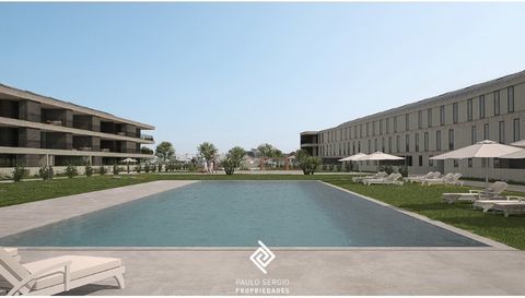 Dit luxe duplex appartement met 3 slaapkamers is gelegen in een privé condominium in de prachtige regio Puglia, direct aan het strand. Deze woning is verdeeld over twee verdiepingen en biedt comfort en een prachtig uitzicht. Tweede verdieping: - Drie...