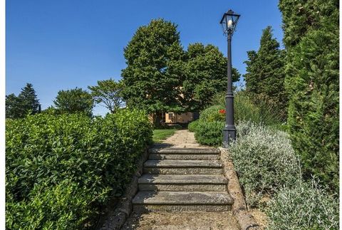 Wonderful villa with private pool and air conditioning, located in a panoramic position on a hill near San Miniato.