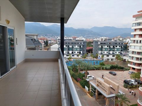 Luxurious 5+1 Penthouse for Sale in Tosmur, Alanya Experience luxurious living in this stunning 5+1 penthouse located in the desirable Tosmur area of Alanya. With a spacious net size of 270 m², this penthouse offers five bedrooms, including three mas...