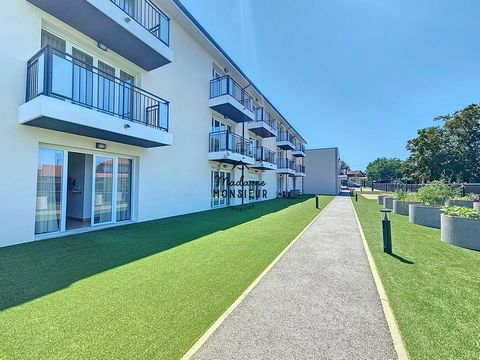 Une nouveauté Madame Monsieur Immobilier ! IDÉAL INVESTISSEMENT Nous vous proposons un charmant appartement T1 bis situé à Saint-Étienne de Saint-Geoirs, au sein d'une résidence senior très récente, offrant confort, modernité et sécurité. Cet apparte...