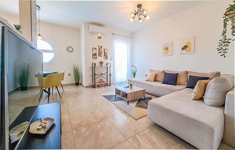 Location: Istarska županija, Medulin, Medulin. Istria, Medulin This beautiful apartment is located in the beautiful town of Medulin. It is located in a quiet street only 200m from the sea. Perfectly positioned since the location guarantees peace and ...