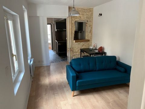 NETO-IMMO opens the door of this 40m2 apartment well located in Périgueux close to high schools, colleges and shops. A through light illuminates his room with its equipped kitchen. It benefits from a shared courtyard and cellar. Access to this small ...