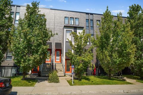 Magnifica casa a schiera in comproprietà divisa nel Faubourg Contre-Coeur a Mercier/Hochelaga-Maisonneuve. Si sviluppa su 4 piani, è composto da 4 camere da letto di cui 1 nel seminterrato, 1 bagno, 1 bagno di servizio nel seminterrato, area aperta a...