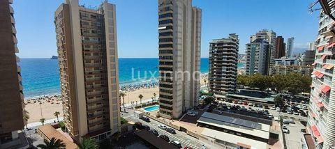 Do you want an entire floor for yourself ? No neighbors, full privacy on the second line of Spain's most vibrant coastral cities with beautiful view to the sea? Then experience the best of coastal living in this exquisite 4-bedroom, 3-bathroom Medite...