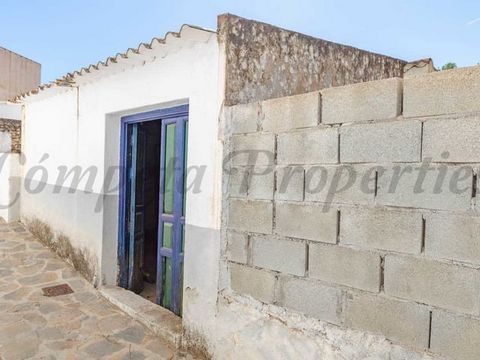 This property, located in the charming village of Salares, offers a fantastic opportunity to design and build a home or workspace to your personal taste in this peaceful and historic village. Formerly an animal pen and currently used as a storage roo...