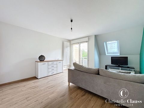 COUP DE COEUR - STRASSBURG Kürzlich renovierte 3-Zimmer-Maisonette-Wohnung 72,56 m2. Das Hotel liegt in der Nähe der Straßenbahn und aller Annehmlichkeiten. In einer gepflegten Eigentumswohnung aus den 90er Jahren befindet sich die Unterkunft im 2. u...