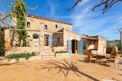 Historic country home with panoramic views, pool and fruit trees on a large plot in Artá This wonderful rustic retreat , which was lovingly renovated by the current owners, is offered for sale in a prime location of the Artá countryside and boasts ma...