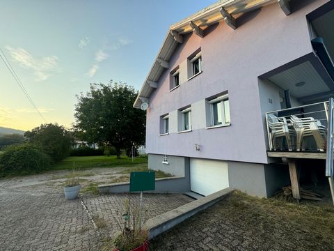 À vendre : Charmante maison entièrement rénovée avec soin. - Cuisine équipée de marque Schmidt - Grand salon-séjour avec poêle à bois - 4 chambres spacieuses - Salle d’eau contemporaine - Toilettes séparées - Buanderie fonctionnelle - Garage avec por...