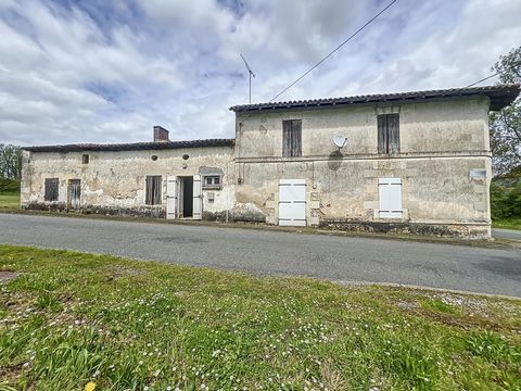 Située à Clérac (17270). Cette maison à rénover de 140 m², comprenant 5 pièces dont 2 chambres et 2 salles de bain, s'accompagne d'un garage de 82 m² et d'un chai, offrant de belles possibilités d'aménagement. Avec 1313 m² de terrain, cette propriété...