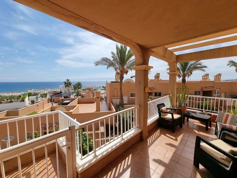 Il s’agit d’un magnifique appartement de trois chambres et deux salles de bains au premier étage situé dans une communauté populaire avec deux piscines. Il est situé dans le complexe de golf Marina de la Torre à Mojácar Playa, à quelques minutes de s...