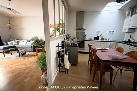 NANTES (44100): NOUVEAUTE EN EXCLUSIVITE: Quartier Canclaux / Mellinet - Bel appartement traversant de 3 pièces de 71,68 m² carrez situé au 1er étage sans ascenseur dans résidence des années 40. Budget: 322 370 euros Honoraires Inclus (3,99% TTC à la...