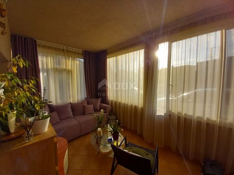 Location: Primorsko-goranska županija, Matulji, Jušići. OPATIJA, MATULJI - 2 Schlafzimmer + Wohnzimmer, 60 m2, in ausgezeichneter Lage mit separatem Eingang und Garten Jušići ist ein Dorf 2 km nördlich von Matulji. Das Gebiet der Gemeinde Matulji ist...