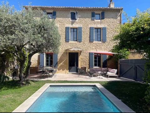 In the heart of the village of Pujaut in the Gard, just 10 mins from Avignon, this beautifully restored stone-fronted house offers 185 square meters of living space spread over three floors. The home is ideally suited for family living with its proxi...