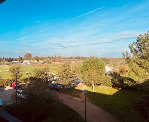 Studio 24 m² - terrasse 9 m² - 1 place de parking privative