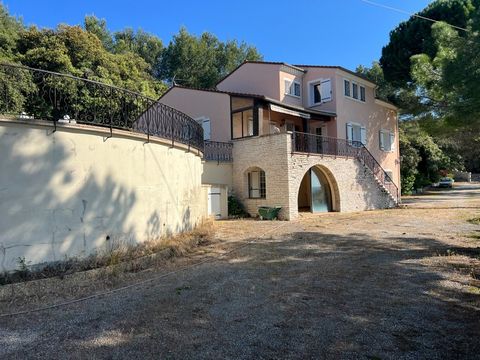 Maison à vendre 6 pièces ()