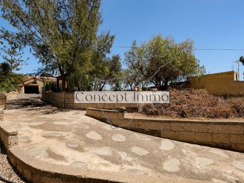 LARGE URBAN PLOT for 2 houses - A house (finca with historic house) is already there! We offer for sale a building plot of approx. 2,700 m² with an existing house and a possibility for the construction of the new house with a sea view. The existing h...