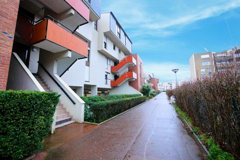 Une place de stationnement à EVRY-COURCOURONNES