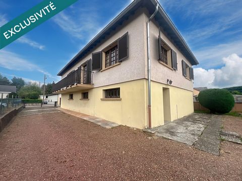 A Longeville-les-St-Avold, votre conseillère Corinne ROMMING vous propose en exclusivité une maison à rénover d'une surface habitable de 122 m2 édifiée en plain-pied surélevé sur une parcelle de 10,5 ares avec grande dépendance de 70 m2. L'intérieur,...