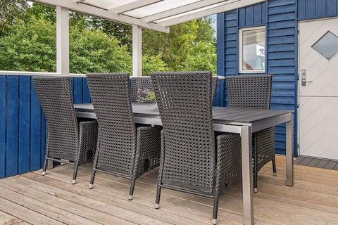 Holiday home located with a view to the sea at Juelsminde. With only about 300 meters to a nice and child-friendly beach and large playground, the area is ideal for families with children. In this bright and modernized cottage you can on the cool day...