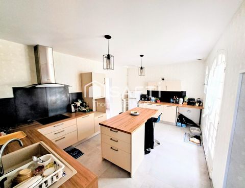 Maison entièrement rénovée avec piscine et garage
