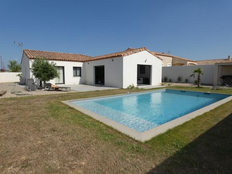 Villa plain pied 133m2 4 chambres sur terrain sans vis à vis de 616m2 avec piscine et garage