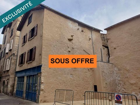 Située au cœur de la bastide de Villefranche-de-Rouergue , ce petit immeuble est parfait pour un premier achat ou un invetissement.