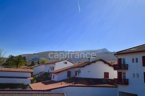 Appartement à vendre 2 pièces centre ASCAIN (64)avec magnifique vue sur la Rhune et les montagnes depuis le balcon