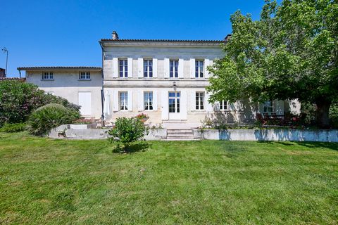 PROPRIETE VITICOLE ET FAMILIALE AVEC MAISONS ET CHAI SUR 43 HECTARES