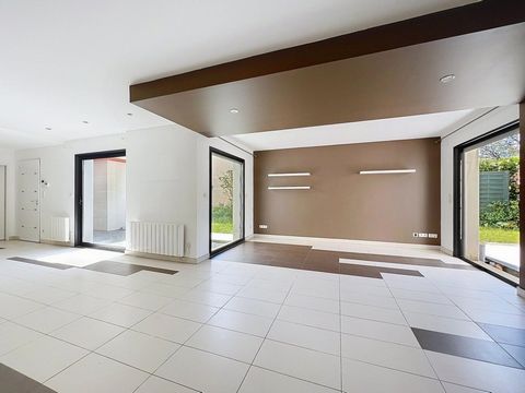 Maison contemporaine 5 pièces 168m2 avec annexe