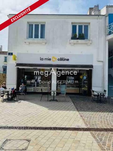 Opportunité, idéalement placés, murs commerciaux en front de port