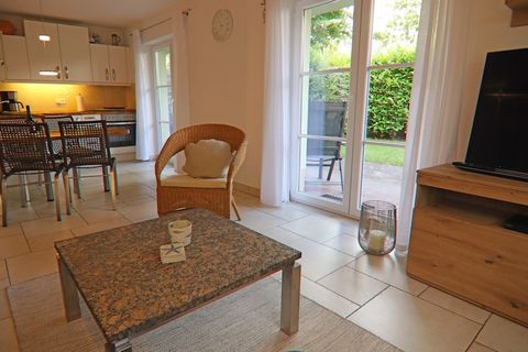 Mitten im Herzen von Graal-Müritz gelegen, bietet diese elegant gestaltete 2-Zimmer-Ferienwohnung Ruhe und Erholung nur 350 Meter vom Ostseestrand entfernt. Sie ist ideal für Paare oder kleine Familien und verfügt über eine moderne offene Küche, eine...