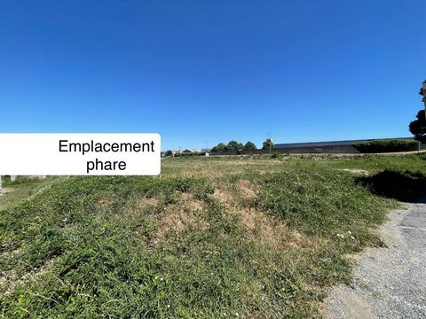 Emplacement phare pour ce terrain commercial.