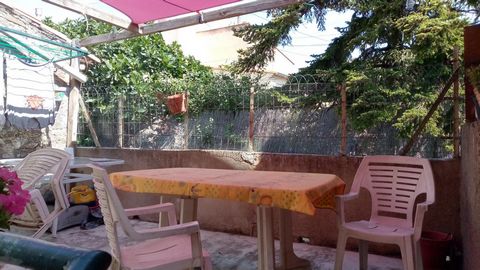 beaucoup de commodités pour cette maison en partie rénévée. 45m: plages et Perpignan