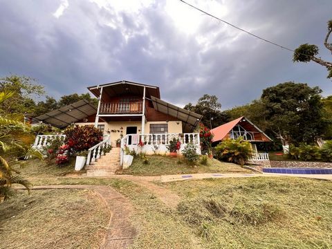Beautiful villa finca for sale just 15 minutes from the city of Cali. It is a farm with an excellent view of the entire city of Cali that consists of 4 spacious rooms 2 chalet-type.. 3 bathrooms. Swimming pool for adults jacuzzi. Social area to live ...