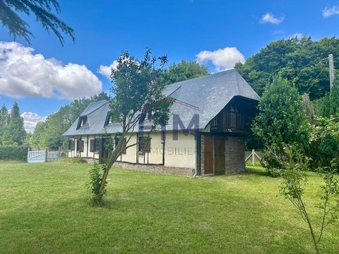 Ontdek bij FIM Immobilier dit charmante Normandische huis genesteld in de rust van het platteland, omgeven door velden zover het oog reikt, op 5 minuten van Londinières en op 10 minuten van Neufchâtel. Het bestaat op de begane grond uit een entree, e...