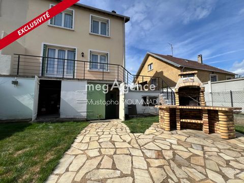 Maison 4 pièces comprenant: 1 garage, 1 entée, 1 cuisine, 1 salle à manger, 3 chambres, 1 salle d'eau, 2 wc