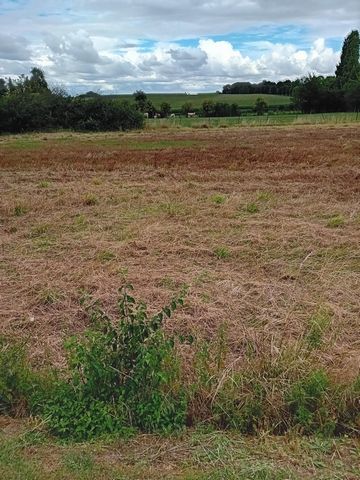 Terrain a bâtir dans rue trés calme avec aide pécuniaire de la commune pour les branchements