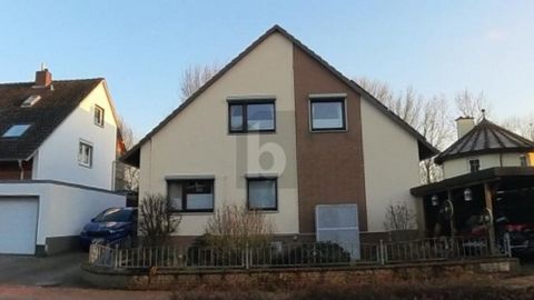 The detached house in Hamelin is a true paradise for families and nature lovers. With 8 rooms, a living space of 200 m² and a spacious garden, it offers enough space to unfold. The outdoor kitchen and terrace invite you to cook together outdoors, whi...