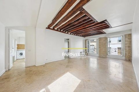 A 2 pas de la rue Soufflot et du Panthéon, dans un bel immeuble ancien de standing, un appartement traversant de 51m2 LC, au 4ème étage avec ascenseur, il se compose d'une petite entrée ouvrant sur une belle pièce de vie baignée de lumière (3 fenêtre...